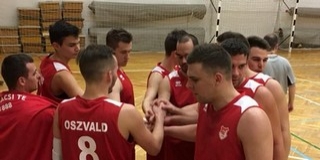Fölényes győzelemmel kezdték a bajnokságot a kosarasok Fölényes győzelemmel kezdték a bajnokságot a kosarasok
