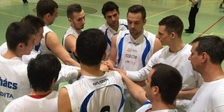 Nehezen, de ismét győztek a mohácsi kosarasok Nehezen, de ismét győztek a mohácsi kosarasok