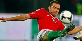 Tehetséges ifjú focistákat keresnek Juhász Rolandék Baranyában is Tehetséges ifjú focistákat keresnek Juhász Rolandék Baranyában is