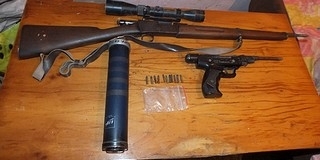 Hajnalban lecsapott a TEK Baranyában, fegyvereket, lőszereket foglaltak le