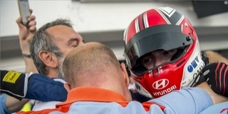 Michelisz második helyen ért célba a főversenyen, összetettben már a negyedik Michelisz második helyen ért célba a főversenyen, összetettben már a negyedik
