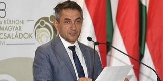 Potápi Árpád: a mohácsi olvasókör a polgári társadalom alapja a városban