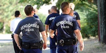 Dunafalván fogtak migránsokat vasárnap a rendőrök
