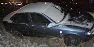 Kocsit lopott, aztán jól beborult vele az árokba