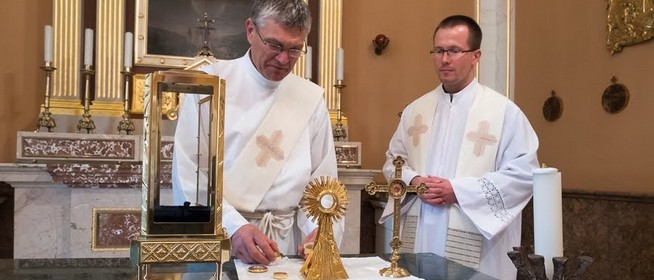 Hamarosan Mohácsra érkezik a bátai Szent Vér ereklye, egy hétig lesz látható Hamarosan Mohácsra érkezik a bátai Szent Vér ereklye, egy hétig lesz látható