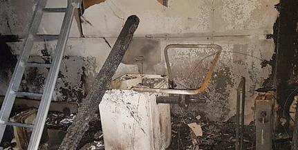 Teljesen kiégett a gumis műhely Mohácson, a Felszabadulás utcában