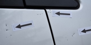 Kaviccsal dobálta meg volt párját és az autóját