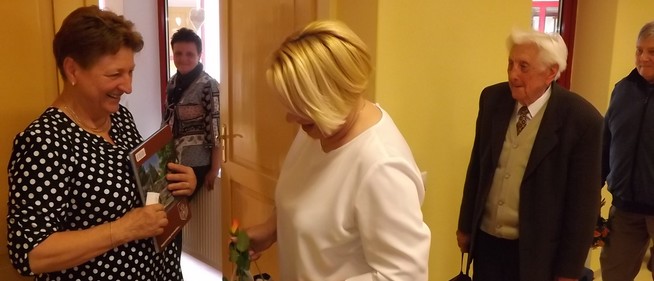 Harminc éve áll a Pándy élén: meglepetésbulival köszöntötték Kolutácz Györgynét Harminc éve áll a Pándy élén: meglepetésbulival köszöntötték Kolutácz Györgynét