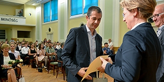 Holtversenyben a mohácsi Radnóti lett a legeredményesebb nem pécsi iskola a megyében Holtversenyben a mohácsi Radnóti lett a legeredményesebb nem pécsi iskola a megyében