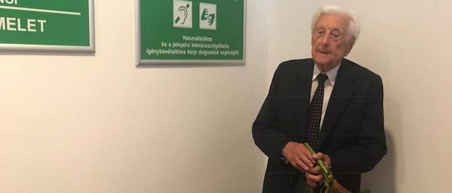 Századik születésnapján köszöntjük dr. Csete Bélát, Mohács díszpolgárát, a legendás orvost! Századik születésnapján köszöntjük dr. Csete Bélát, Mohács díszpolgárát, a legendás orvost!