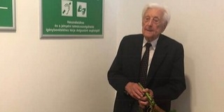 Századik születésnapján köszöntjük dr. Csete Bélát, Mohács díszpolgárát, a legendás orvost! Századik születésnapján köszöntjük dr. Csete Bélát, Mohács díszpolgárát, a legendás orvost!