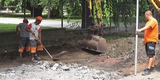 Új parkolókat alakítanak ki a kórháznál, hatszáz négyzetméteren épülnek várakozóhelyek Új parkolókat alakítanak ki a kórháznál, hatszáz négyzetméteren épülnek várakozóhelyek