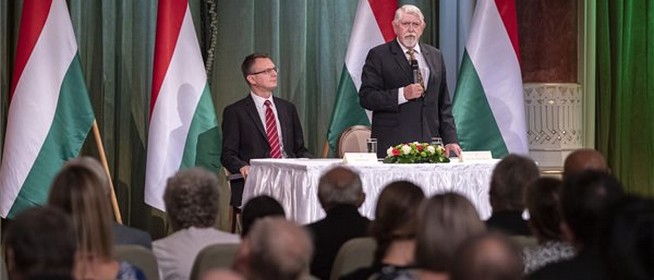 Népművészet Ifjú Mestere díjat kapott Baráth Gábor, mohácsi busómaszk-faragó Népművészet Ifjú Mestere díjat kapott Baráth Gábor, mohácsi busómaszk-faragó