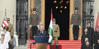 A béke megőrzésére erős honvédségre van szükség