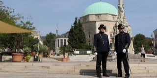 Pécsett, Mohácson és Komlón is láthatjuk dualista korabeli egyenruhában a rendőröket Pécsett, Mohácson és Komlón is láthatjuk dualista korabeli egyenruhában a rendőröket