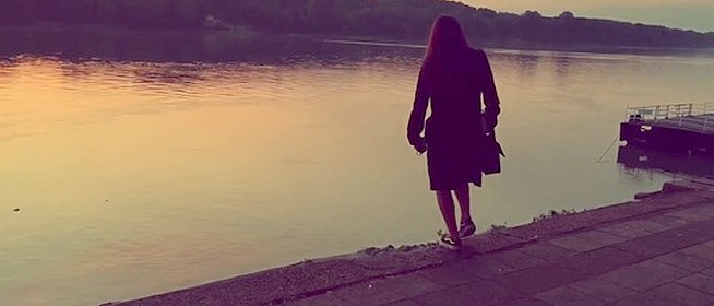 Szavazzunk Szép Hanna csodálatos versklipjére, irány a Nemzeti Színház! Videó! Szavazzunk Szép Hanna csodálatos versklipjére, irány a Nemzeti Színház! Videó!