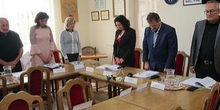 Gyász és könnyek a mohácsi testületi ülésen: Szekó József helye már üresen maradt Gyász és könnyek a mohácsi testületi ülésen: Szekó József helye már üresen maradt