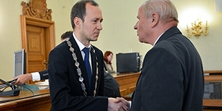 Őri Lászlót, a Fidesz-KDNP listavezetőjét választották a Baranya Megyei Közgyűlés elnökévé Őri Lászlót, a Fidesz-KDNP listavezetőjét választották a Baranya Megyei Közgyűlés elnökévé