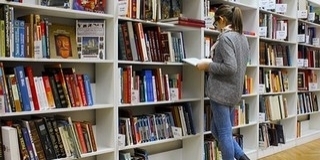 Könyvbemutatóra várnak bennünket a könyvtárban pénteken Könyvbemutatóra várnak bennünket a könyvtárban pénteken