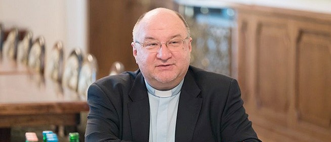 Bacsmai László: először embernek kell lenni, utána papnak - A szívével szolgál Bacsmai László: először embernek kell lenni, utána papnak - A szívével szolgál