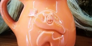 Ebből a bögréből ihatjuk a forralt bort a busójáráson