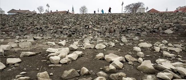 Ismét nagyon alacsony a Duna vízállása, a következő napokban tovább apadhat a folyó Ismét nagyon alacsony a Duna vízállása, a következő napokban tovább apadhat a folyó