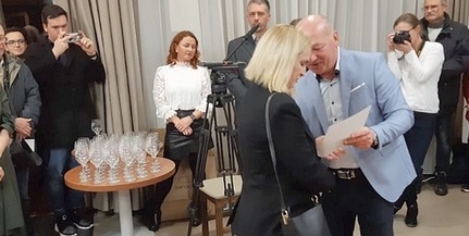 Szívszorító: Szekó József bora aranyérmet nyert a Vince-napi bormustrán, leánya, Zsófia vette át a díjat Szívszorító: Szekó József bora aranyérmet nyert a Vince-napi bormustrán, leánya, Zsófia vette át a díjat