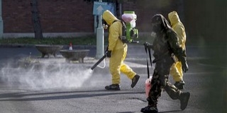 A Gólya utcai idősotthont is fertőtlenítik a honvédség speciálisan képzett katonái