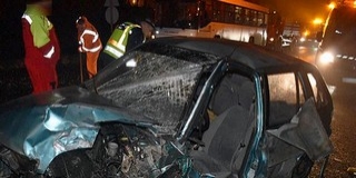 Súlyos balesetet okozott egy férfi a 6-oson, majd a sérültekkel nem törődve elmenekült Súlyos balesetet okozott egy férfi a 6-oson, majd a sérültekkel nem törődve elmenekült