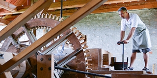 Olyat is láthatunk a Szent Miklós Vízimalomban, amiből csak egy van a világon - Videó!