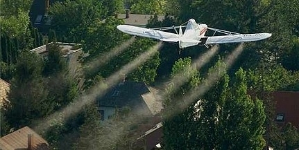 A levegőben és a földön is támadják a szúnyogokat a dunai ár levonulása után