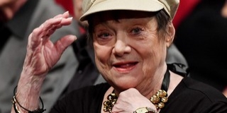 Elhunyt mindenki Etusa, Csűrös Karola