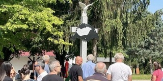 Trianon-emlékművet avattak vasárnap Erdősmárokon