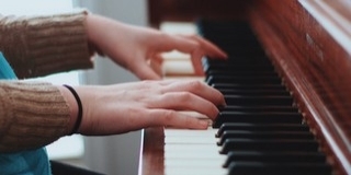 Adventi hangversenyt tartanak a SLAMI-ban szombat délután