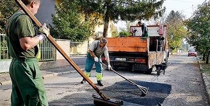 Kátyút látott Mohácson? Megsüllyedt járdát? Jelezzék az önkormányzatnak!