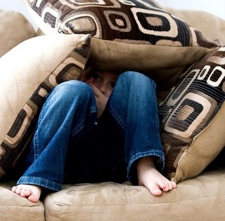 Kezdődik a Geresdlakon élő, örökbefogadott fiát sanyargató finn házaspár pere