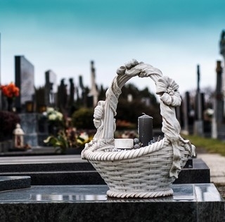 Visszatérő sírtolvajnak üzent valaki a mohácsi temetőben hagyott levéllel