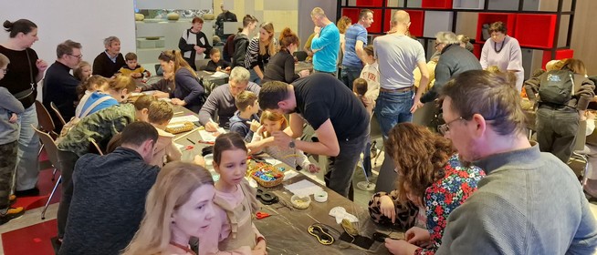 Ízelítő a busójárásból: telt ház várta Rosta Endrééket a Néprajzi Múzeumban