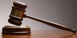 Nem jogerősen 2 év 3 hónapra ítélték és eltiltották a tanítástól B. Mihály mohácsi rajztanárt