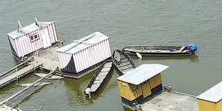 Gőzölgő halászlére áhítozott a bárka dézsmálója, meglepetésére bilincset kapott helyette