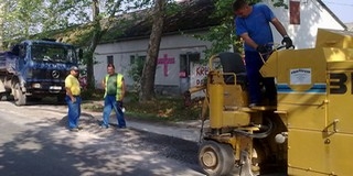 Másfélmilliárdos vízelvezetési és útépítési munkák kezdődtek a belvároson át az 56-os útig