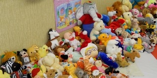 Plüssállatokat adományoztak a kolpingosok a mohácsi kórház gyermekosztályának