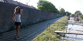 A sétányon, és a város déli részén már takarítanak, fertőtlenítik az utcákat, a házak portáit