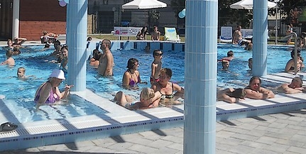 Ilyen még nem volt: Fürdőfesztivál és medencés retro party szombaton az élményfürdőben!