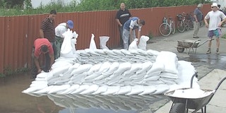 Széleskörű összefogással igyekeznek segíteni az árvízsújtotta Mohácson is