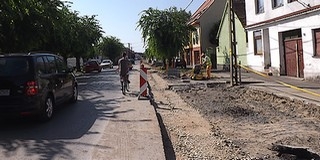 Egységes útburkolat készül Mohácson és Kölkeden át az Eszéki útig