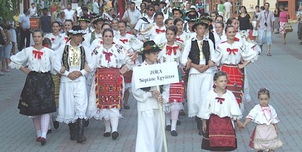 A Zora jubileumi estje nyitja a Mohácsi Nemzetközi Néptáncfesztivált