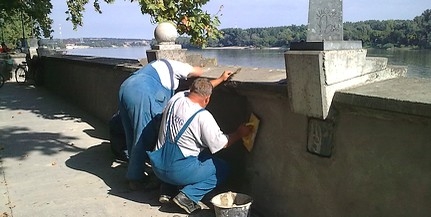 A beton támfal vakolatának javítási munkálatait végzi a Dél-dunántúli Vízügyi Igazgatóság A beton támfal vakolatának javítási munkálatait végzi a Dél-dunántúli Vízügyi Igazgatóság