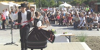 Három napon át, két helyszínen huszonöt program a csütörtökön kezdődő borfesztiválon