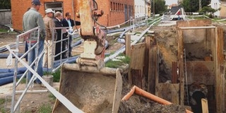 A megsérült szennyvízvezeték helyreállítási munkálatai novemberre fejeződnek be